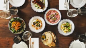 أفضل 22 مطعمًا في بوينس آيرس لتجربة الشواء، والباستا، والبطاطس