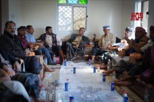 اخبار المناطق – اجتماع تشاوري موسع لمشايخ وأعيان مكتب كلد يافع يوافق على وثيقة مخرجات تاريخية