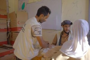 اخبار المناطق – الوحدة الإنسانية للمقاومة الوطنية تقدم ملابس شتوية للأطفال في ريف المخا