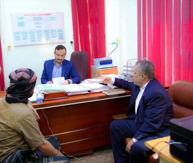 محافظ شبوة يطلع على أوضاع مديرية بيحان ويسلط الضوء على إنجازات وأولويات المرحلة المقبلة