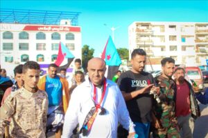 اخبار عدن – الاتحاد السنة للجمعيات التعاونية السكنية يشارك في مسيرة جماهيرية كبيرة في ساحة العَر.