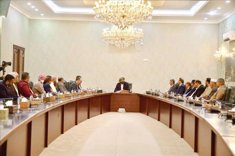 المحرّمي يؤكد أهمية الشراكة مع القطاع الخاص لتعزيز الاقتصاد وضمان استقرار الأسواق