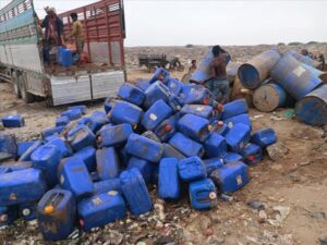 اخبار عدن – تدمير 10 أطنان من المواد الكيميائية والزراعية المنتهية الصلاحية في المديرية