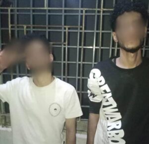 اخبار وردت الآن – الأجهزة الأمنية في خنفر تعتقل مشتبه بهم في سرقة منزل بجعار وتسترجع المسروقات.