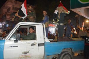 اخبار وردت الآن – وراءه امرأة.. ضبط مصنع محلي لتصنيع الخمور في تعز