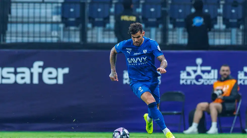 الهلال يهزم الخلود3-1 والقادسيهيفوز علي الشباب 3-2 في الدوري السعودي - موقع مصر الإخباري