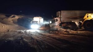 تقارير محلية – انقلاب شاحنة في منطقة الهومة بمحافظة المهرة