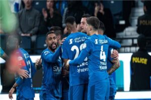 توقيت لقاء الخلود والهلال في الدوري السعودي والقنوات التي ستنقل المباراة – كل الكورة