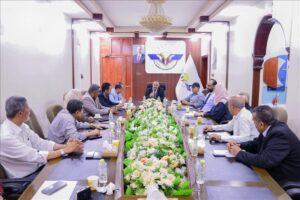 عدن نيوز – وزير النقل يعقد اجتماعًا شاملاً مع هيئة الطيران المدني والأرصاد لمراقبة تقدم العمل