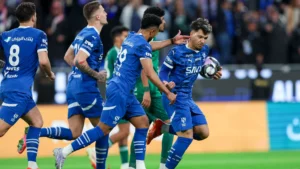 “فريق الهلال” يسلط الضوء على تفاصيل مباراة مثيرة ضد الفتح.. وهدف اللقاء أثار جدلاً كبيراً!