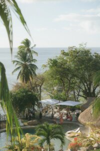 كيف حققنا ذلك: زفاف في سانت لوسيا مع حفلات شواء على الشاطئ وركوب الكاتاماران