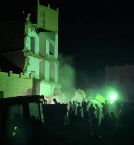 محافظ حضرموت يُصدر توجيهات لزيادة جهود الإنقاذ ودعم ضحايا انهيار مبنى سكني