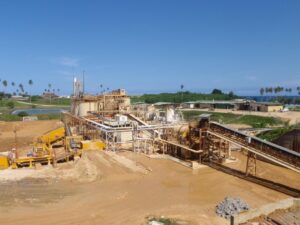 منجم ذهب صيني يشتري 50% من وحدة سانت باربرا مقابل 245 مليون دولار