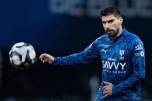 وست هام يسعى للتعاقد مع نيفيز بناءً على طلب سانيوزو – ملاعب