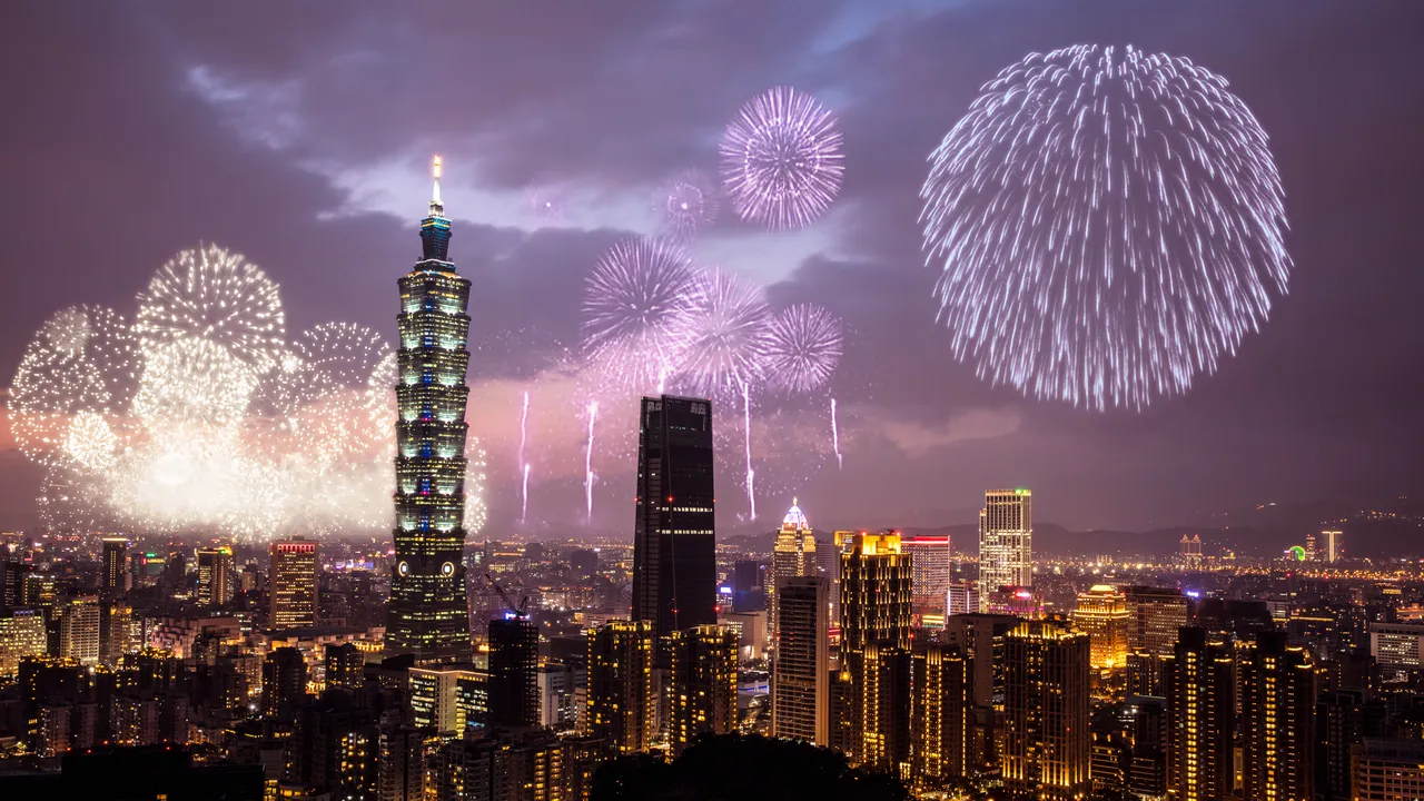 ٢٠ مكانًا رائعًا للاحتفال برأس السنة الجديدة