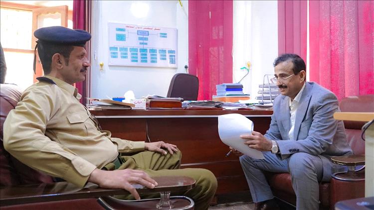 بن الوزير يتفقد الأحوال المدنية ويوجه بتطوير الخدمات المقدمة للمواطنين