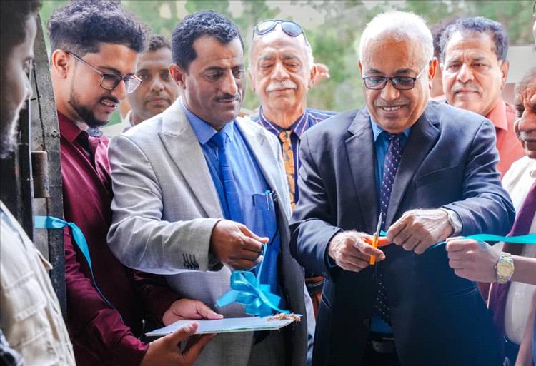 بدعم من منظمة كير.. مؤسسة إنسجام تنفذ معرض السلام الفني للرسومات الطلابية ضمن مشروع نادي السلام الطلابي