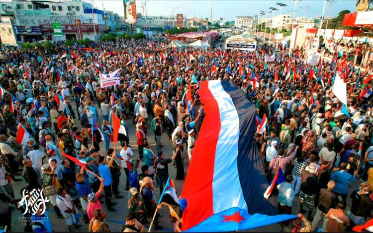 حشود شقرة تشارك في مليونية أبين لتجديد العهد واستعادة دولة الجنوب