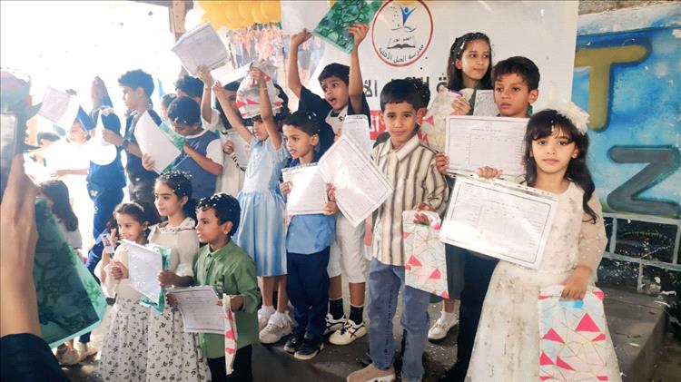 مدرسة الجيل الأهلية بخورمكسر تحتفي بتكريم أوائل طلابها للفصل الأول من العام الدراسي ٢٠٢٥–٢٠٢٦م