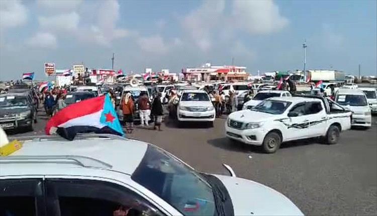 عاجل: تجمهر كبير في أبين استعدادًا لمسيرة مليونية نحو عدن