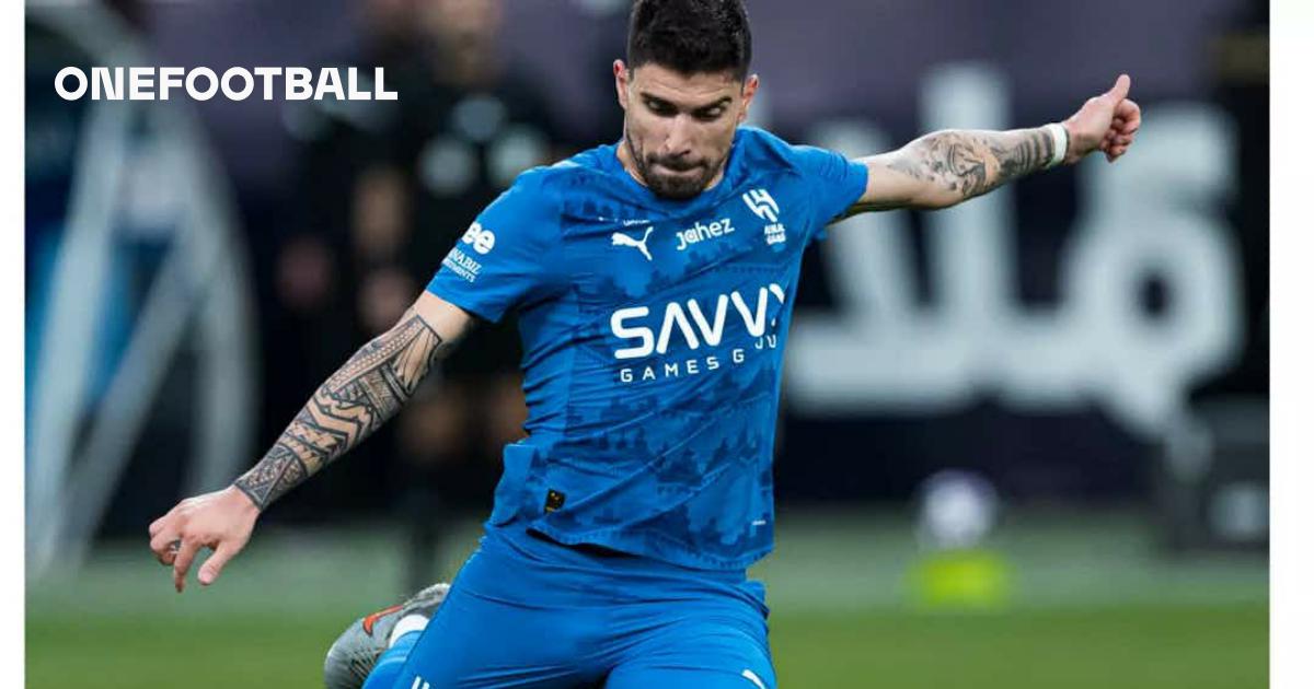 الهلال يجدد عقد نيفيز حتى 2029 .. زلزال في الشارع الرياضي