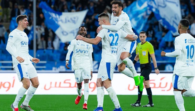 القنوات الناقلة وموعد مباراة الهلال وضمك في الدوري السعودي - سبورت 360