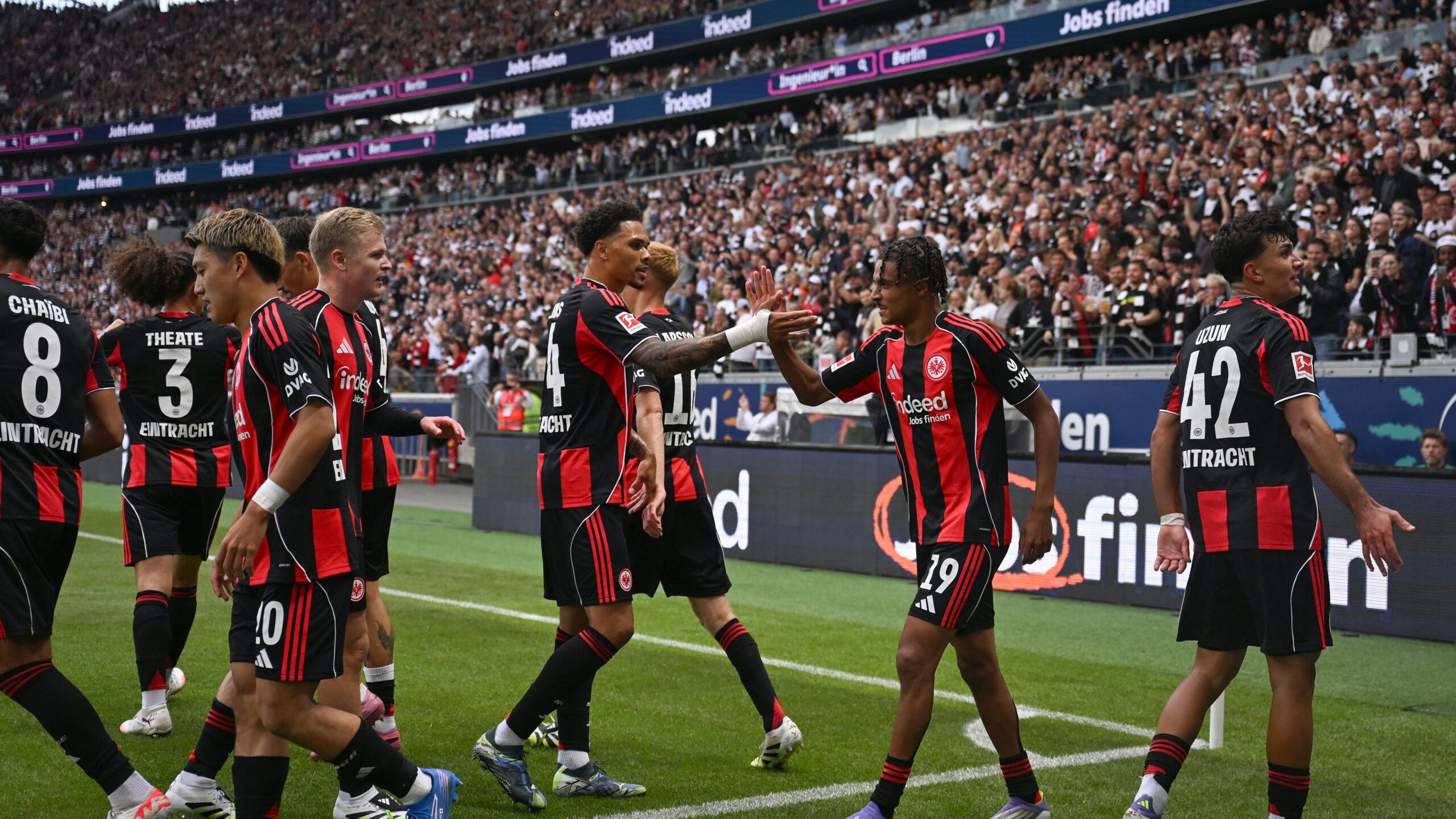 آينتراخت فرانكفورت crest