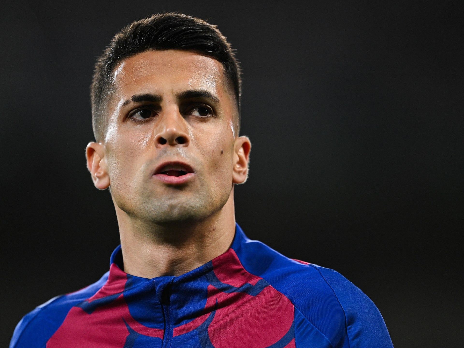 كانسيلو لاعب الهلال السعودي يعود إلى برشلونة