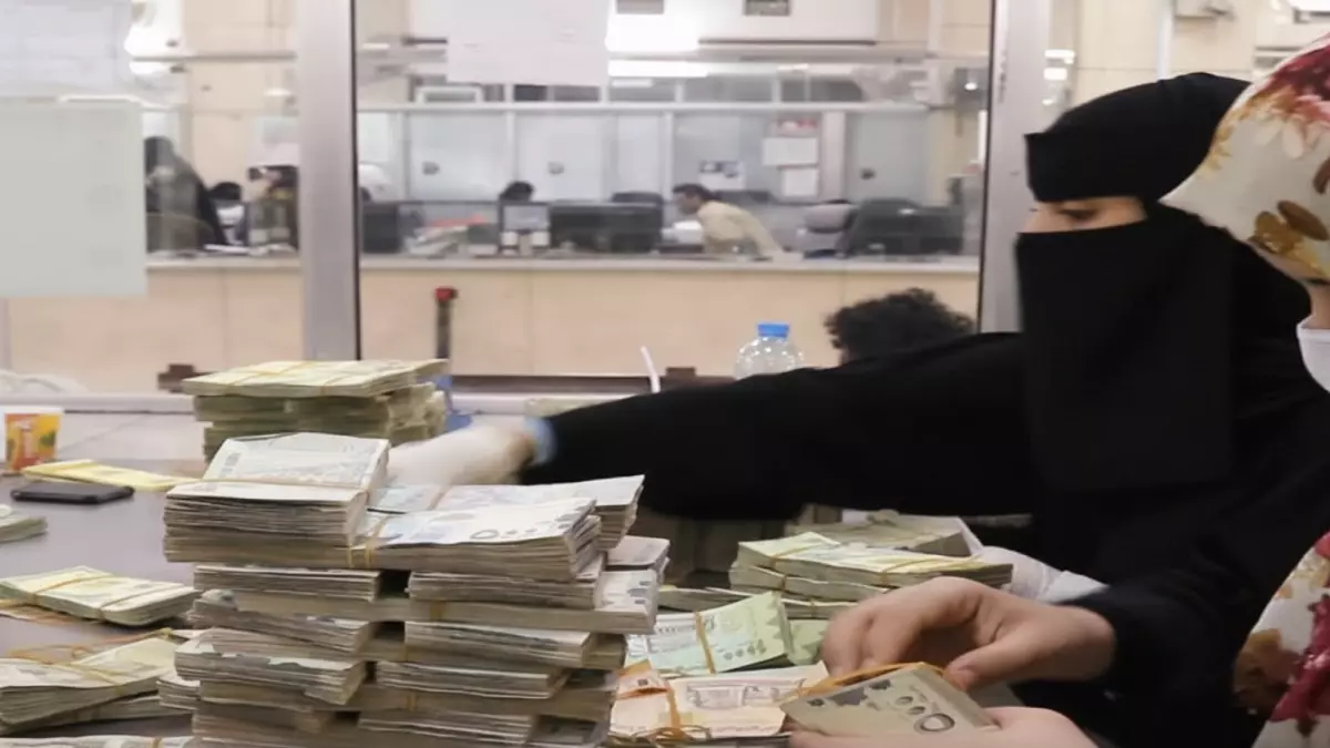 صادم: الفارق الجنوني في أسعار الصرف بين عدن وصنعاء اليوم... الدولار بـ 1633 مقابل 540!