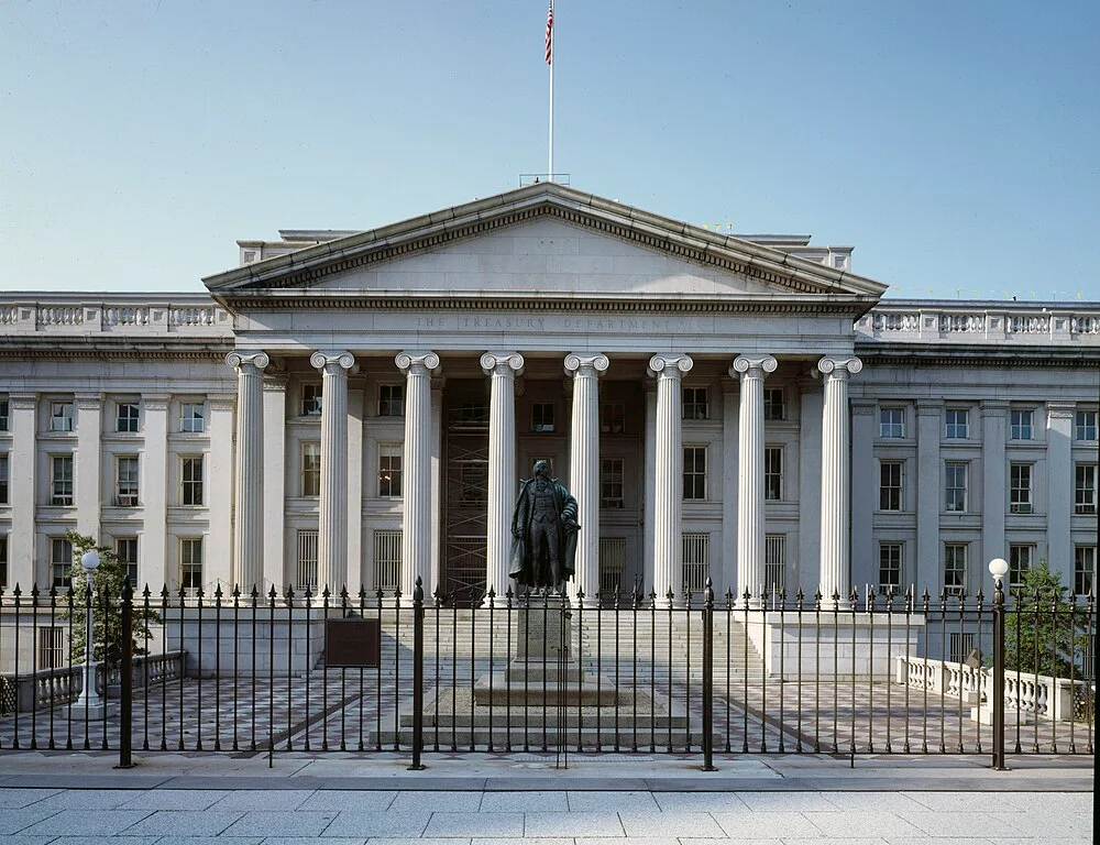 واشنطن تفرض عقوبات على شبكات النفط تحليل للتحركات الأمريكية الحديثة