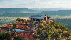 27 وجهة رومانسية في أكواخ مثالية للزوجين