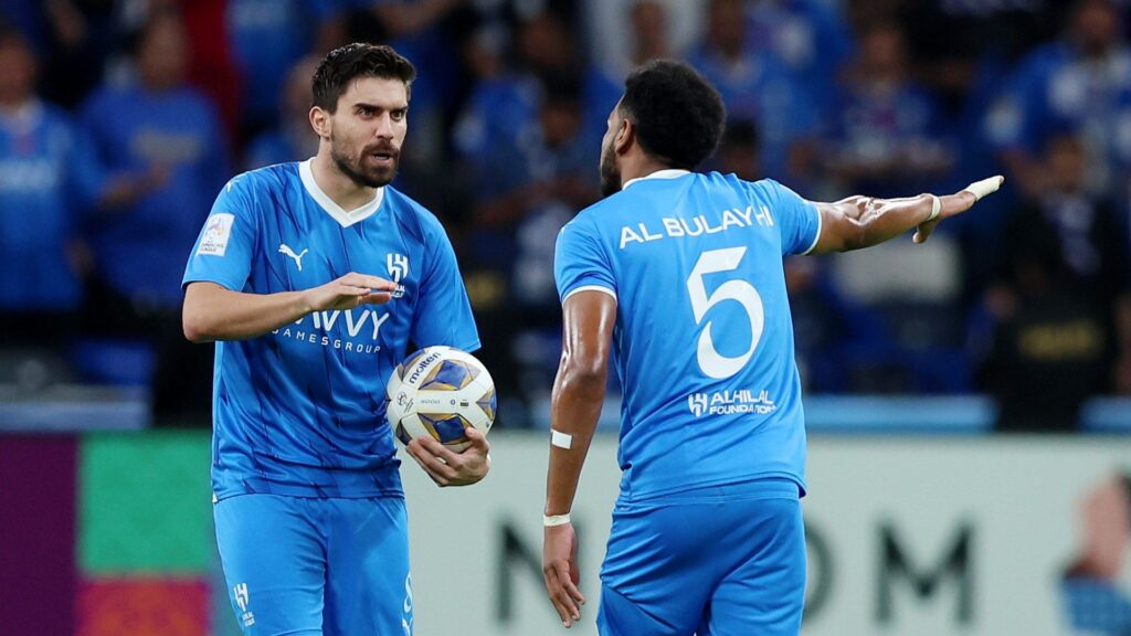 الهلال crest