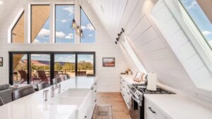 أفضل 11 مكان للإيجار، والتخييم الفاخر، والفنادق بالقرب من حديقة كابيتول ريف الوطنية