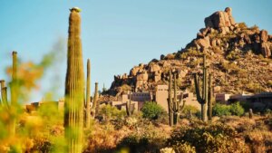 أفضل 14 منتجعًا في أريزونا للصحة والطبيعة وكل ما بينهما