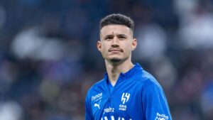 إذا أنهى عقده مع الهلال .. “حل قانوني” ينقذ عبدالله الحمدان من مصير كنو ويخفف من أزمة قد تطيل فترة غيابه! | العربية Goal.com