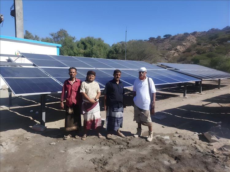 مديرُ عام مديرية يافع رصُد يتفقد مشروعَ مياهِ الصفاءة الحنشي