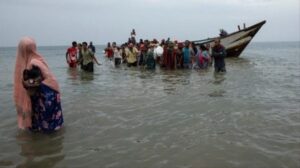 اخبار المناطق – قارب تهريب ينقل 150 مهاجراً غير قانوني إلى ساحل رضوم