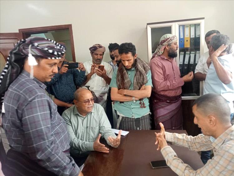 مدير عام تبن يناقش مع قيادة شركة الغاز في عدن حلول أزمة الغاز وتعزيز إجراءات السلامة