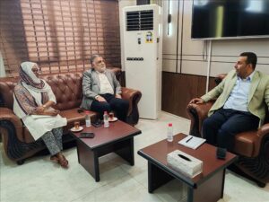 اخبار عدن – الدكتور الوليدي يناقش مع ممثل منظمة الرعاية الطبية العالمية توطيد التعاون في المجال الصحي