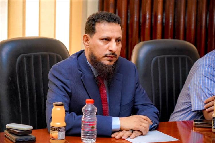 المحافظ شيخ يتعهد بمحاسبة المقصرين ويضع نفسه تحت المساءلة القانونية