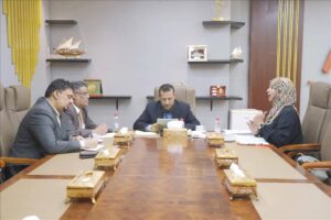 اخبار عدن – محافظ عدن ينظم اجتماعات متعددة لمناقشة الاستقرار الغذائي وتعزيز الإحصاءات وتطويرها