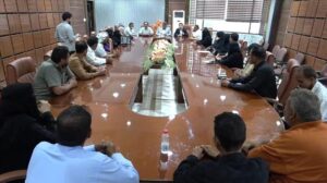 اخبار عدن – نائب المحافظ الأول يعالج قضايا الخدمات في مديرية خور مكسر