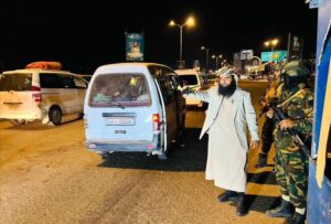 اخبار عدن – وحدة مكافحة المخدرات تقوم بعملية تمشيط أمنية شاملة في عدن