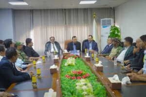 اخبار عدن – وزير الدولة ومحافظ عدن يتفقد سير العمل في مطار عدن الدولي ويثني على الدعم السعودي