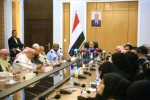 اخبار وردت الآن – محافظ حضرموت وعضو مجلس القيادة الرئاسي يجتمع بشكل موسع مع الأحزاب والمكونات السياسية