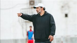 استقالة أحمد ساري من تدريب الرجاء المطروحي عقب الهزيمة أمام الهلال في القسم الثاني