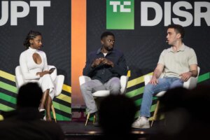 الرئيس التنفيذي لتطبيق “فيفز” الاجتماعية يشرح لماذا تعمل الهوية المجهولة