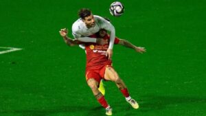 القادسية ينيوزقد حكم مباراة الهلال بتغريدة مثيرة (فيديو – صور)