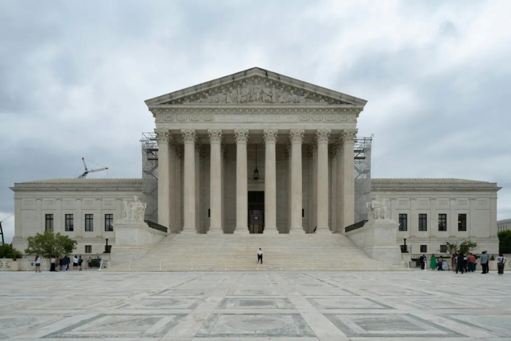 A photo of the U.S. Supreme Court.