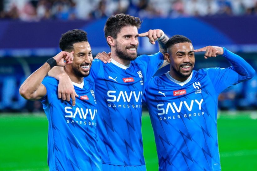 الهلال يكشف موقف الدوسري ونيفيز قبل مواجهة ضمك